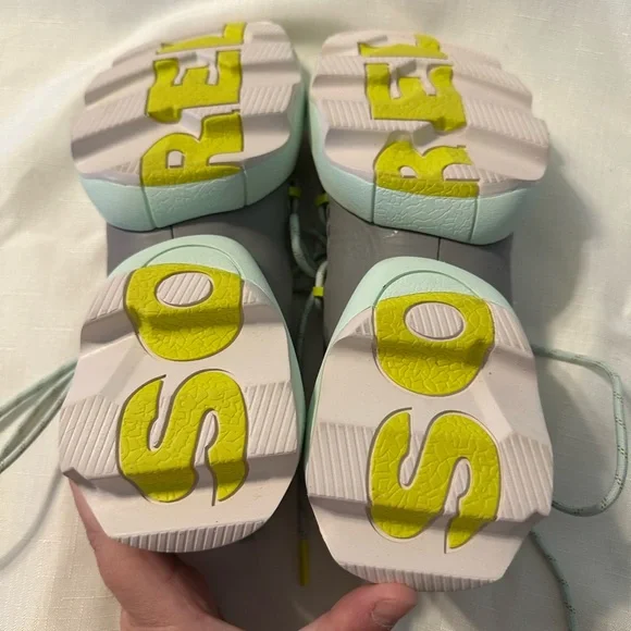 Sorel Sneakers Size 8 - Picture 3 of 6